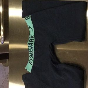 Gym shark leggings